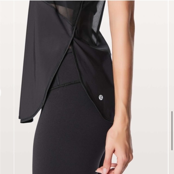 Lululemon Twist Around 2 in 1 Tank Luxtreme in Black W1CFXS Built in Bra 6 - Picture 16 of 16